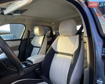 Серый Ленд Ровер Рендж Ровер Велар, объемом двигателя 2 л и пробегом 60 тыс. км за 33950 $, фото 20 на Automoto.ua