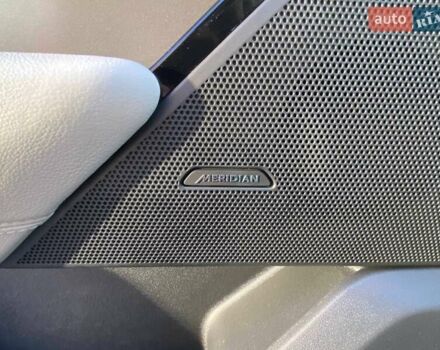 Серый Ленд Ровер Рендж Ровер Велар, объемом двигателя 2 л и пробегом 60 тыс. км за 33950 $, фото 12 на Automoto.ua