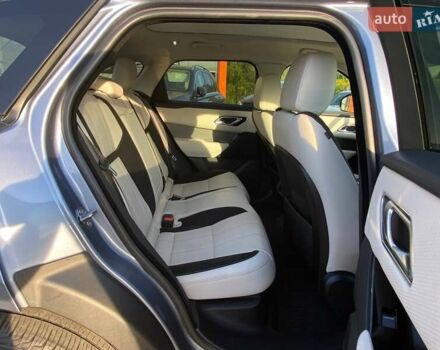 Серый Ленд Ровер Рендж Ровер Велар, объемом двигателя 2 л и пробегом 60 тыс. км за 33950 $, фото 23 на Automoto.ua