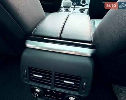 Серый Ленд Ровер Рендж Ровер Велар, объемом двигателя 3 л и пробегом 77 тыс. км за 45500 $, фото 23 на Automoto.ua