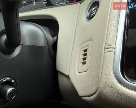 Серый Ленд Ровер Рендж Ровер Велар, объемом двигателя 2 л и пробегом 129 тыс. км за 50990 $, фото 23 на Automoto.ua