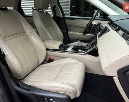 Серый Ленд Ровер Рендж Ровер Велар, объемом двигателя 2 л и пробегом 129 тыс. км за 53990 $, фото 13 на Automoto.ua