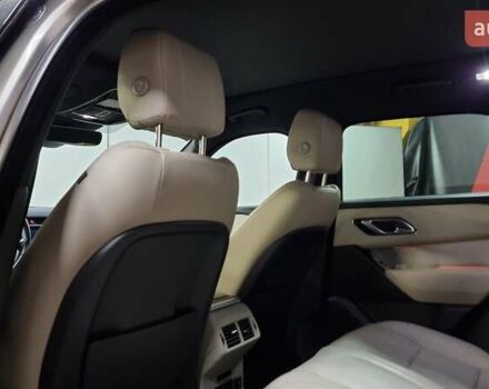 Сірий Ленд Ровер Рендж Ровер Велар, об'ємом двигуна 2 л та пробігом 82 тис. км за 56400 $, фото 7 на Automoto.ua