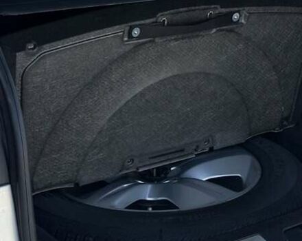 Серый Ленд Ровер Рендж Ровер Велар, объемом двигателя 2 л и пробегом 45 тыс. км за 49500 $, фото 23 на Automoto.ua