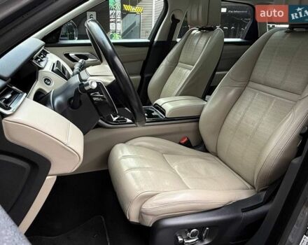 Серый Ленд Ровер Рендж Ровер Велар, объемом двигателя 2 л и пробегом 129 тыс. км за 50990 $, фото 10 на Automoto.ua