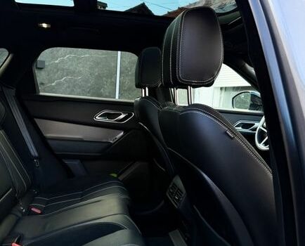 Сірий Ленд Ровер Рендж Ровер Велар, об'ємом двигуна 2 л та пробігом 77 тис. км за 55000 $, фото 11 на Automoto.ua