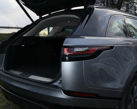 Серый Ленд Ровер Рендж Ровер Велар, объемом двигателя 2 л и пробегом 126 тыс. км за 55000 $, фото 7 на Automoto.ua