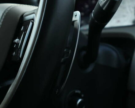 Серый Ленд Ровер Рендж Ровер Велар, объемом двигателя 2 л и пробегом 126 тыс. км за 55000 $, фото 25 на Automoto.ua