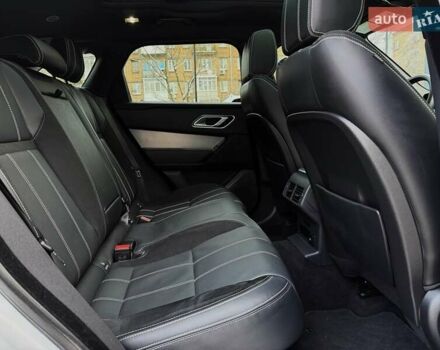 Серый Ленд Ровер Рендж Ровер Велар, объемом двигателя 2 л и пробегом 45 тыс. км за 49499 $, фото 33 на Automoto.ua