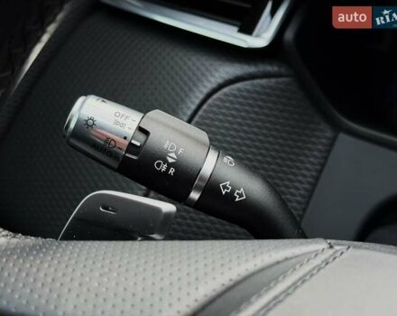 Серый Ленд Ровер Рендж Ровер Велар, объемом двигателя 2 л и пробегом 45 тыс. км за 49499 $, фото 49 на Automoto.ua