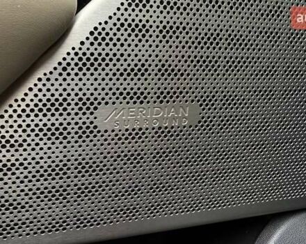 Серый Ленд Ровер Рендж Ровер Велар, объемом двигателя 2 л и пробегом 129 тыс. км за 53990 $, фото 17 на Automoto.ua