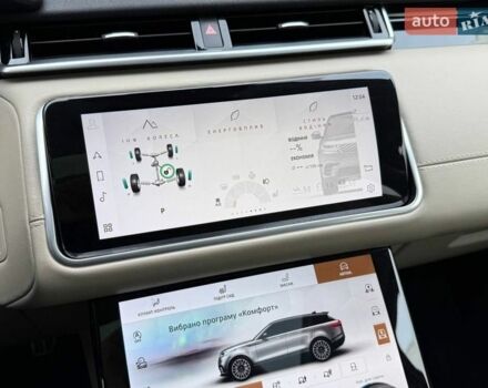 Серый Ленд Ровер Рендж Ровер Велар, объемом двигателя 2 л и пробегом 129 тыс. км за 50990 $, фото 26 на Automoto.ua