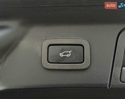 Сірий Ленд Ровер Рендж Ровер Велар, об'ємом двигуна 2 л та пробігом 45 тис. км за 49500 $, фото 26 на Automoto.ua