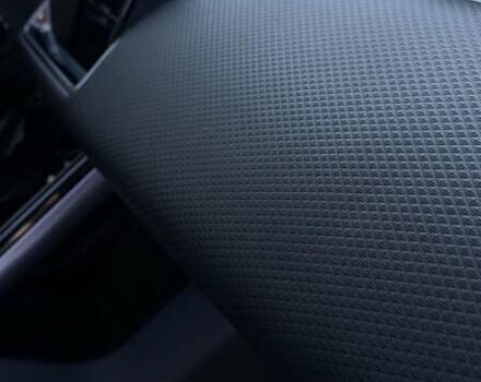 Серый Ленд Ровер Рендж Ровер Велар, объемом двигателя 2 л и пробегом 45 тыс. км за 49500 $, фото 24 на Automoto.ua