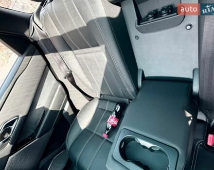 Серый Ленд Ровер Рендж Ровер Велар, объемом двигателя 3 л и пробегом 77 тыс. км за 45500 $, фото 26 на Automoto.ua