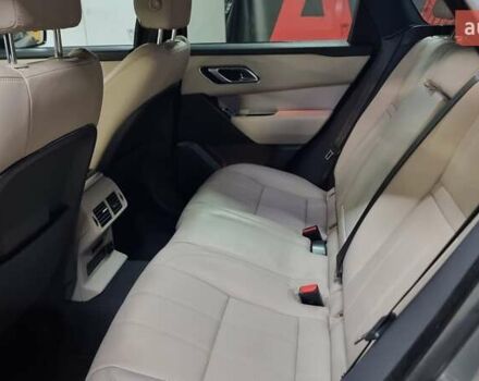 Сірий Ленд Ровер Рендж Ровер Велар, об'ємом двигуна 2 л та пробігом 82 тис. км за 56400 $, фото 6 на Automoto.ua