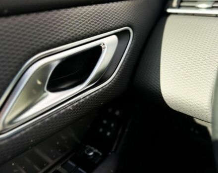 Сірий Ленд Ровер Рендж Ровер Велар, об'ємом двигуна 2 л та пробігом 77 тис. км за 55000 $, фото 7 на Automoto.ua