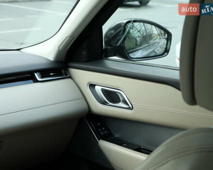 Серый Ленд Ровер Рендж Ровер Велар, объемом двигателя 2 л и пробегом 126 тыс. км за 55000 $, фото 22 на Automoto.ua