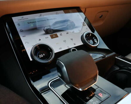 Серый Ленд Ровер Рендж Ровер Велар, объемом двигателя 2 л и пробегом 126 тыс. км за 55000 $, фото 26 на Automoto.ua