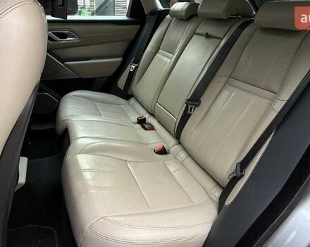 Серый Ленд Ровер Рендж Ровер Велар, объемом двигателя 2 л и пробегом 129 тыс. км за 53990 $, фото 11 на Automoto.ua