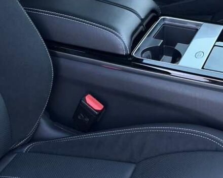 Серый Ленд Ровер Рендж Ровер Велар, объемом двигателя 2 л и пробегом 45 тыс. км за 49500 $, фото 15 на Automoto.ua