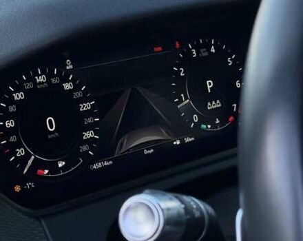 Серый Ленд Ровер Рендж Ровер Велар, объемом двигателя 2 л и пробегом 45 тыс. км за 49500 $, фото 20 на Automoto.ua