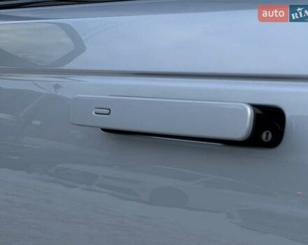 Серый Ленд Ровер Рендж Ровер Велар, объемом двигателя 2 л и пробегом 45 тыс. км за 49499 $, фото 17 на Automoto.ua