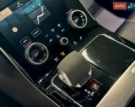 Сірий Ленд Ровер Рендж Ровер Велар, об'ємом двигуна 2 л та пробігом 69 тис. км за 55900 $, фото 15 на Automoto.ua
