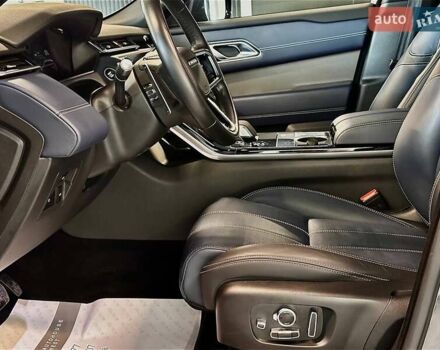 Сірий Ленд Ровер Рендж Ровер Велар, об'ємом двигуна 2 л та пробігом 69 тис. км за 55900 $, фото 13 на Automoto.ua