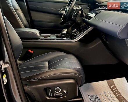 Сірий Ленд Ровер Рендж Ровер Велар, об'ємом двигуна 2 л та пробігом 69 тис. км за 55900 $, фото 30 на Automoto.ua