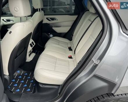 Серый Ленд Ровер Рендж Ровер Велар, объемом двигателя 2 л и пробегом 14 тыс. км за 58700 $, фото 28 на Automoto.ua