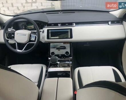 Серый Ленд Ровер Рендж Ровер Велар, объемом двигателя 2 л и пробегом 24 тыс. км за 63000 $, фото 6 на Automoto.ua