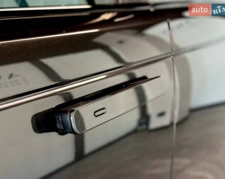 Сірий Ленд Ровер Рендж Ровер Велар, об'ємом двигуна 2 л та пробігом 69 тис. км за 55900 $, фото 9 на Automoto.ua