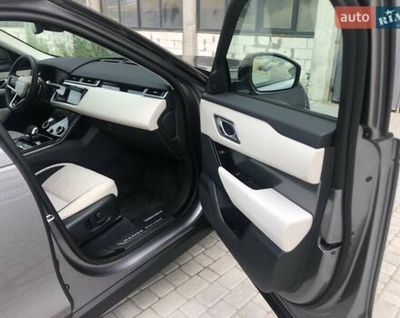 Серый Ленд Ровер Рендж Ровер Велар, объемом двигателя 2 л и пробегом 24 тыс. км за 63000 $, фото 4 на Automoto.ua