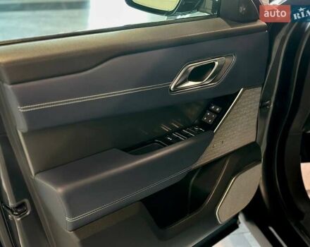 Сірий Ленд Ровер Рендж Ровер Велар, об'ємом двигуна 2 л та пробігом 69 тис. км за 55900 $, фото 11 на Automoto.ua