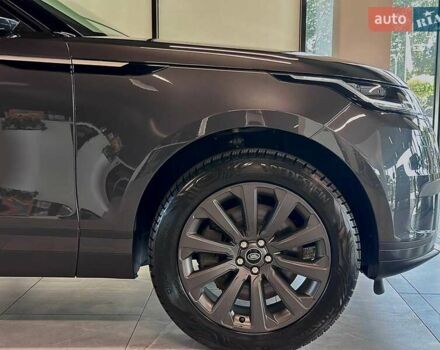 Сірий Ленд Ровер Рендж Ровер Велар, об'ємом двигуна 2 л та пробігом 69 тис. км за 55900 $, фото 4 на Automoto.ua