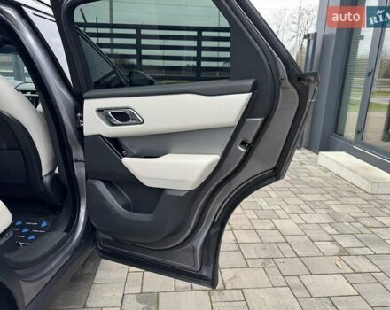 Серый Ленд Ровер Рендж Ровер Велар, объемом двигателя 2 л и пробегом 14 тыс. км за 58700 $, фото 33 на Automoto.ua