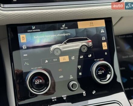 Серый Ленд Ровер Рендж Ровер Велар, объемом двигателя 2 л и пробегом 14 тыс. км за 58700 $, фото 25 на Automoto.ua