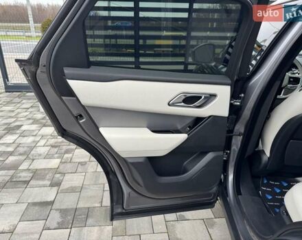 Серый Ленд Ровер Рендж Ровер Велар, объемом двигателя 2 л и пробегом 14 тыс. км за 58700 $, фото 27 на Automoto.ua