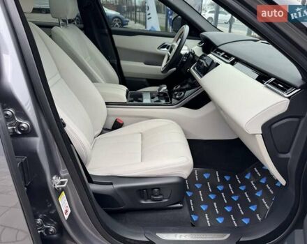 Серый Ленд Ровер Рендж Ровер Велар, объемом двигателя 2 л и пробегом 14 тыс. км за 58700 $, фото 38 на Automoto.ua