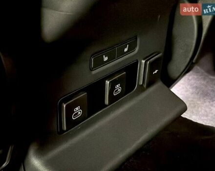 Сірий Ленд Ровер Рендж Ровер Велар, об'ємом двигуна 2 л та пробігом 69 тис. км за 55900 $, фото 25 на Automoto.ua