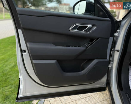 Сірий Ленд Ровер Рендж Ровер Велар, об'ємом двигуна 2 л та пробігом 22 тис. км за 74900 $, фото 27 на Automoto.ua