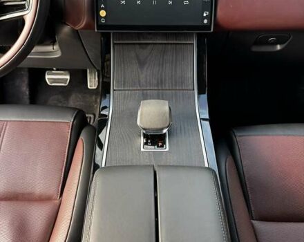 Серый Ленд Ровер Рендж Ровер Велар, объемом двигателя 3 л и пробегом 8 тыс. км за 85000 $, фото 14 на Automoto.ua