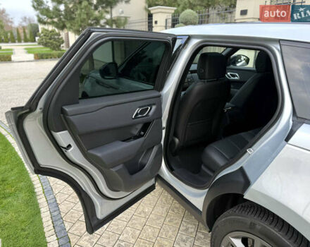 Сірий Ленд Ровер Рендж Ровер Велар, об'ємом двигуна 2 л та пробігом 22 тис. км за 74900 $, фото 31 на Automoto.ua