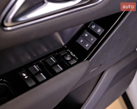 Сірий Ленд Ровер Рендж Ровер Велар, об'ємом двигуна 2 л та пробігом 25 тис. км за 64900 $, фото 39 на Automoto.ua