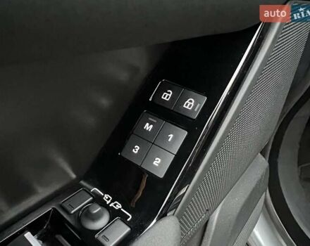 Сірий Ленд Ровер Рендж Ровер Велар, об'ємом двигуна 2 л та пробігом 24 тис. км за 69900 $, фото 11 на Automoto.ua