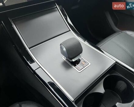 Сірий Ленд Ровер Рендж Ровер Велар, об'ємом двигуна 2 л та пробігом 24 тис. км за 69900 $, фото 20 на Automoto.ua