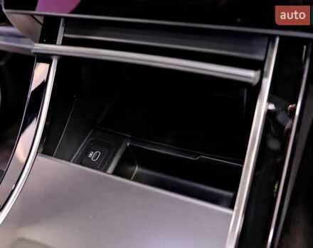 Сірий Ленд Ровер Рендж Ровер Велар, об'ємом двигуна 2 л та пробігом 25 тис. км за 64900 $, фото 27 на Automoto.ua