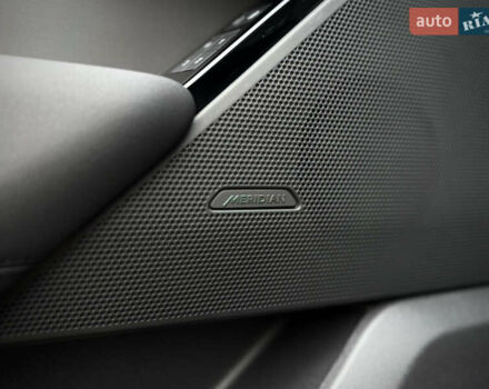 Сірий Ленд Ровер Рендж Ровер Велар, об'ємом двигуна 2 л та пробігом 22 тис. км за 74900 $, фото 28 на Automoto.ua