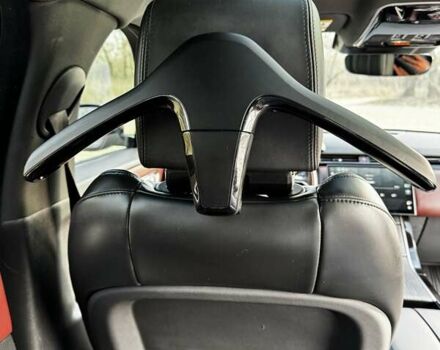 Серый Ленд Ровер Рендж Ровер Велар, объемом двигателя 3 л и пробегом 8 тыс. км за 85000 $, фото 22 на Automoto.ua